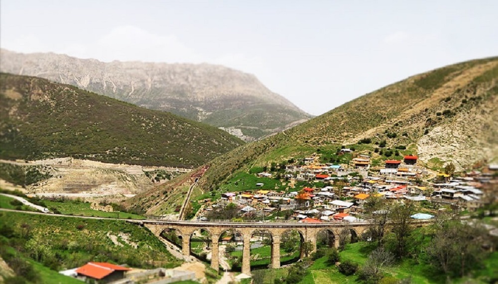 گدوک نام روستایی در استان فیروزکوه است که در مرز مازندران و تهران واقع شده است.