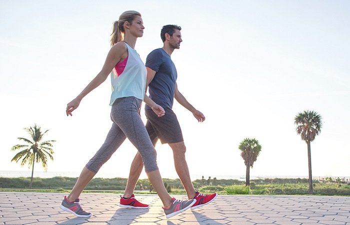 پیاده‌روی به عنوان یک فعالیت ساده و قابل دسترس فواید زیادی برای سلامت جسمی و ذهنی دارد که می‌تواند به بهبود عملکرد جنسی کمک کند.