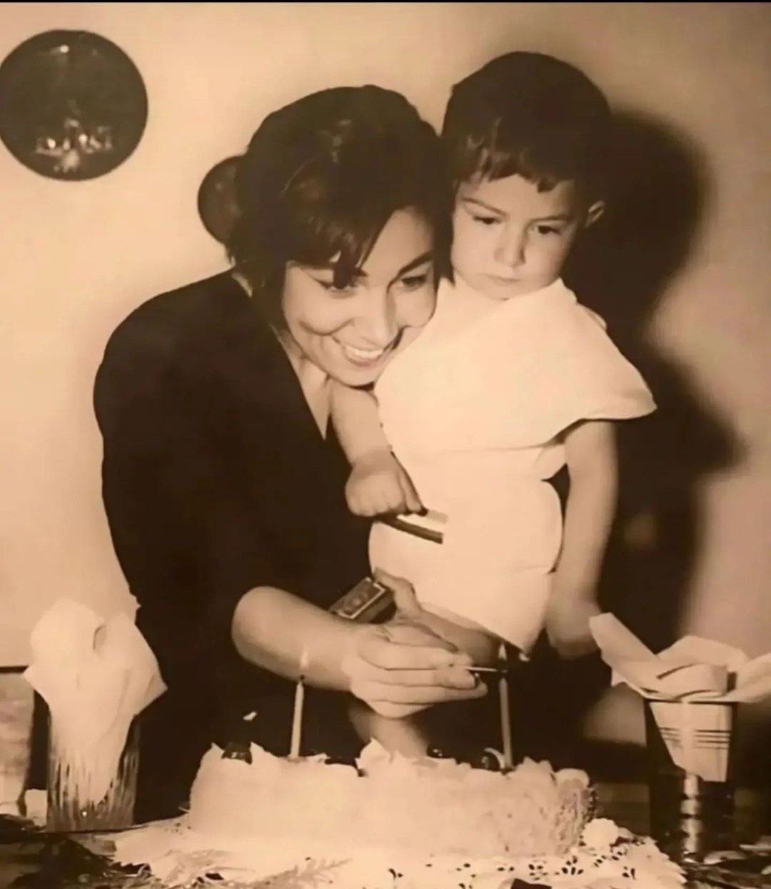 تولد یک سالگی آتیلا پسیانی در کنار مادرش / عکسی که به تاریخ پیوست!