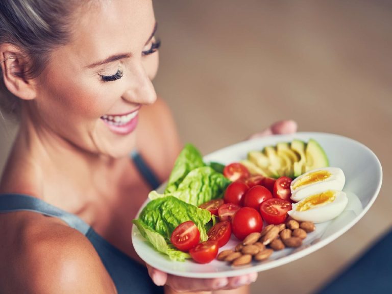 تغذیه خام خواری به بدن کمک می‌کند تا تعادل هورمونی را بهبود بخشد.