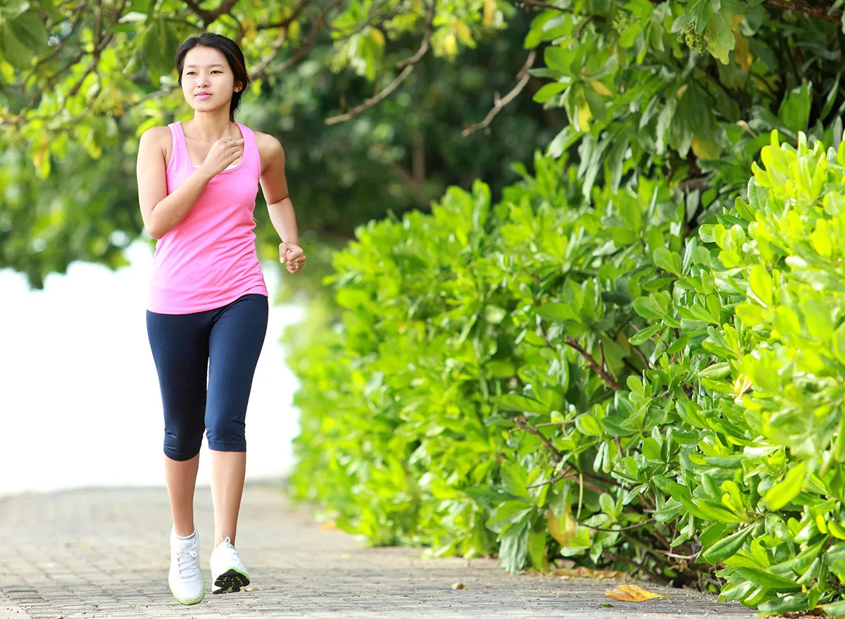 پیاده‌روی به عنوان یک فعالیت تناسب اندام، تأثیر قابل توجهی بر کاهش استرس و اضطراب دارد.